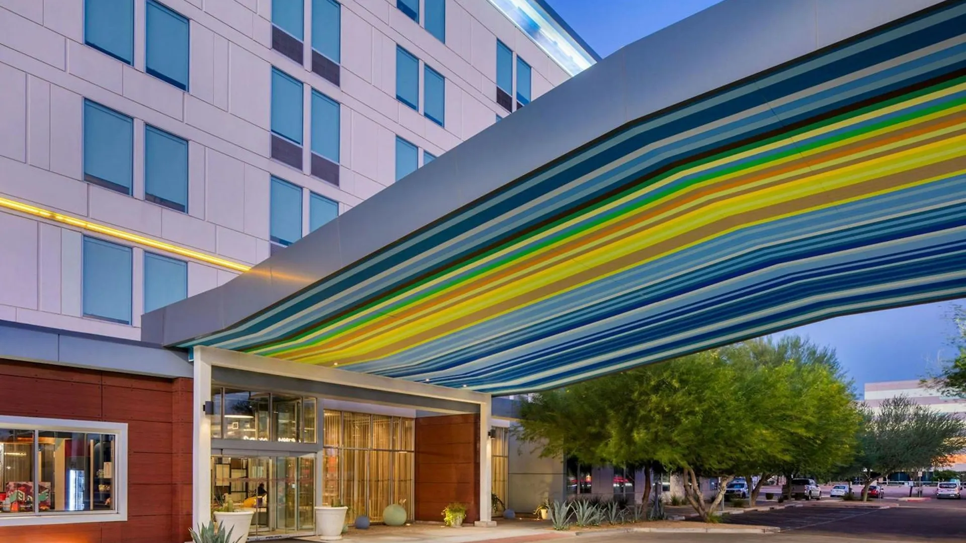 Aloft Phoenix Airport Hotel